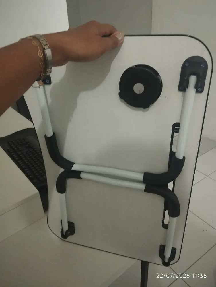 foto de Mesa Para Notebook Dobrável E Portátil Com Porta Copo