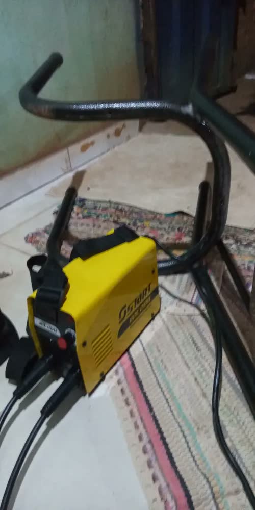 foto de Máquina Inversora Solda Top Arc 200a Start Cor Amarelo Frequência 50Hz - 60Hz