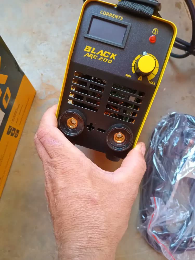 foto de Máquina Inversora Solda Top Arc 200a Start Cor Amarelo Frequência 50Hz - 60Hz