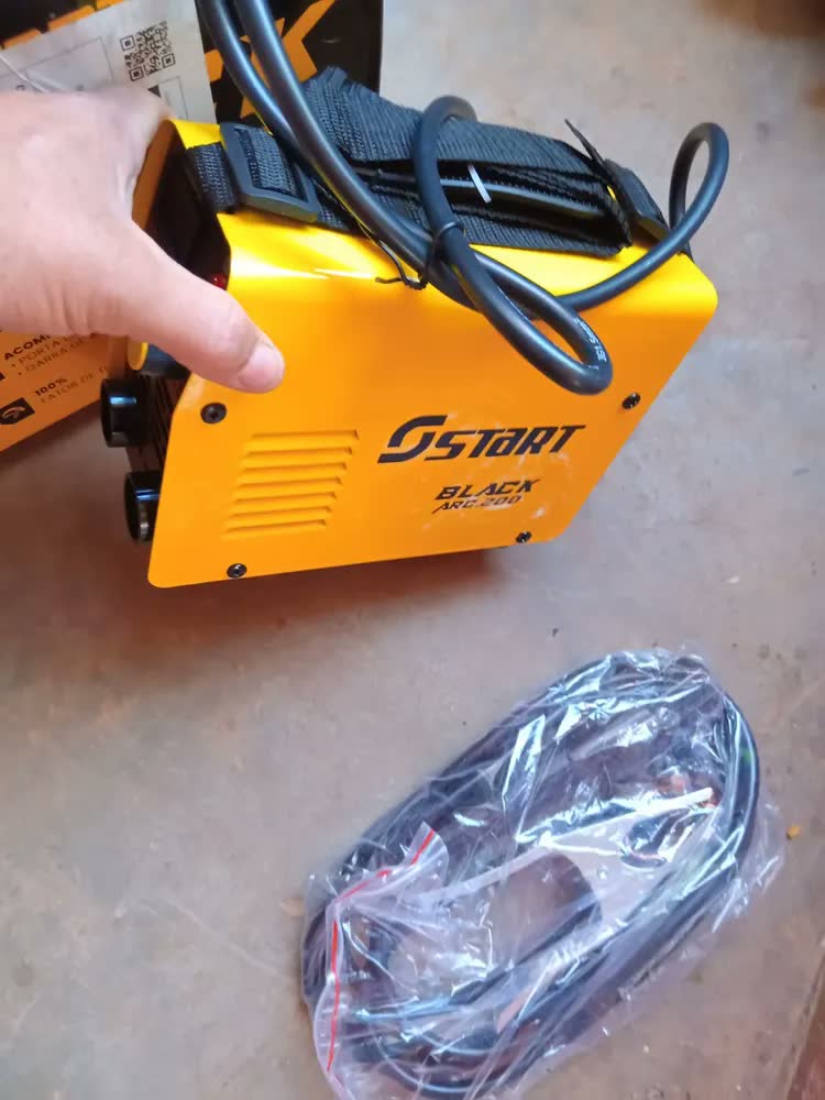 foto de Máquina Inversora Solda Top Arc 200a Start Cor Amarelo Frequência 50Hz - 60Hz