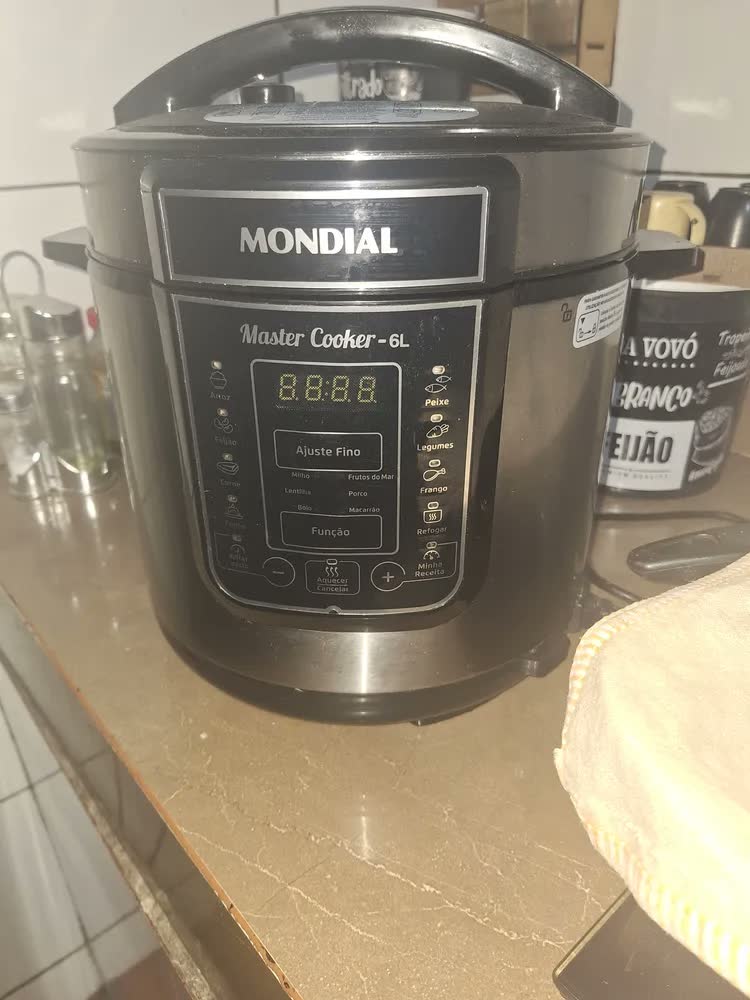 foto de Panela Elétrica Pe-60-6l Digital Pressão 6l Mondial Cor Preto Frequência 60hz