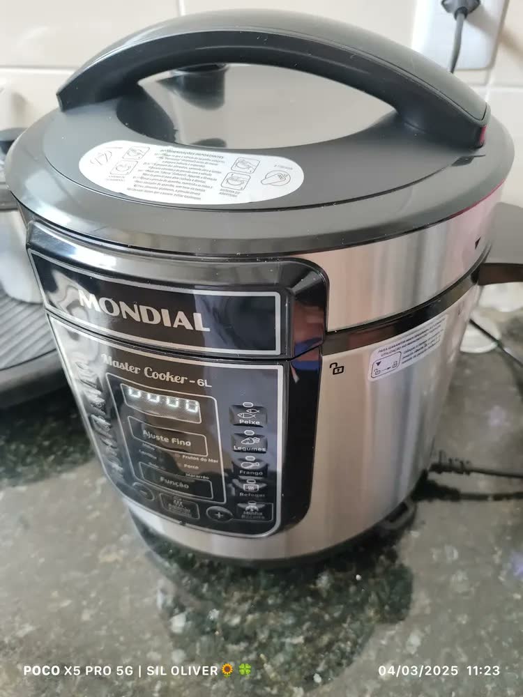 foto de Panela Elétrica Pe-60-6l Digital Pressão 6l Mondial Cor Preto Frequência 60hz