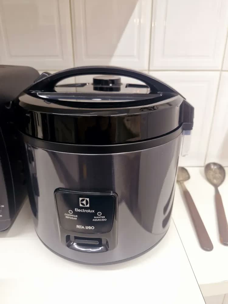 foto de Panela Elétrica Electrolux Arroz Vapor 10 Xicaras Arrozeira
