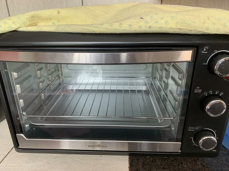 foto de Forno Elétrico Britânia 44L Preto Dupla Resistência 1500W BFE44P 127V