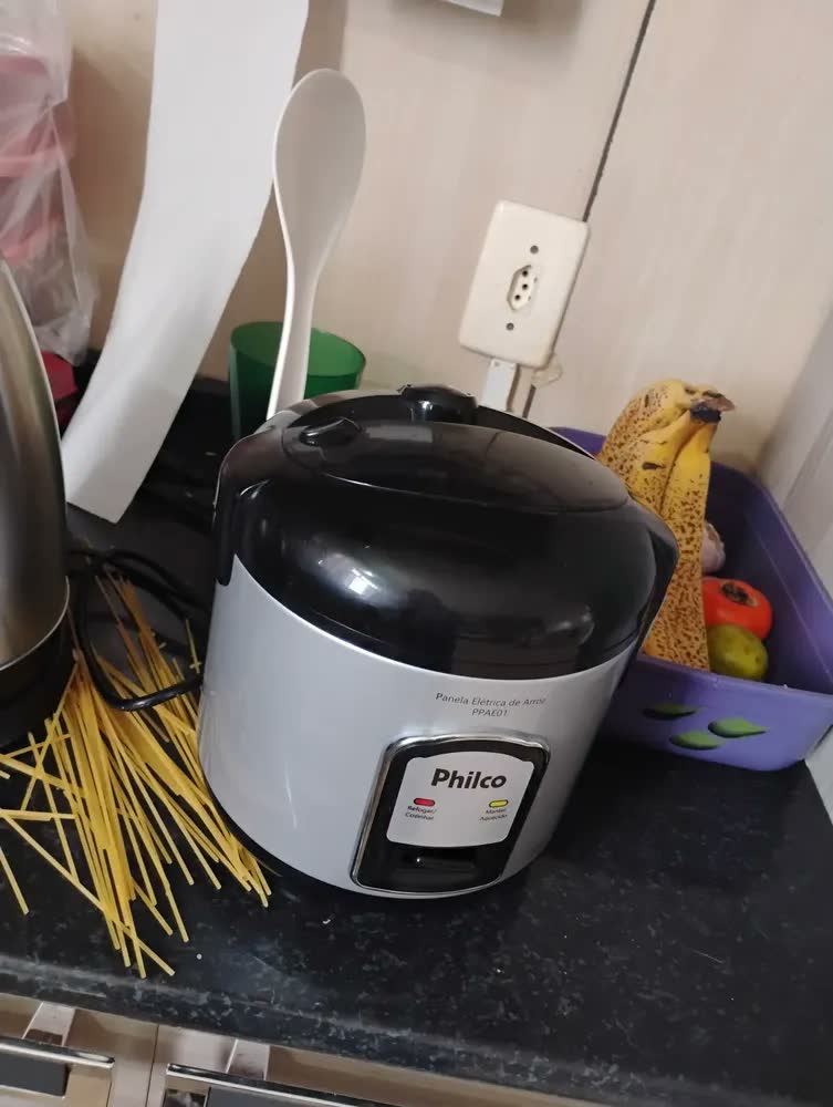 foto de Panela De Arroz Elétrica Philco 5 Xícaras 1,6l Ppae01 Cor Preto