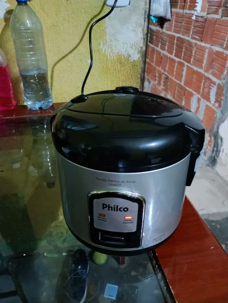foto de Panela De Arroz Elétrica Philco 5 Xícaras 1,6l Ppae01 Cor Preto