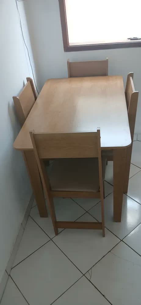 foto de Conjunto de Jantar Sonetto Móveis Mesa Retangular 4 Cadeiras Modernas Branco/Mel