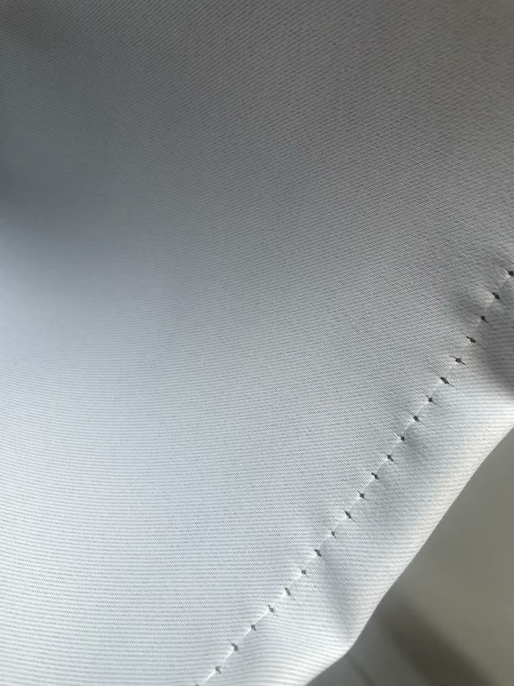 foto de Cortina Blackout Premium 4,00x2,70m Trilho Suíço (varão 3m)