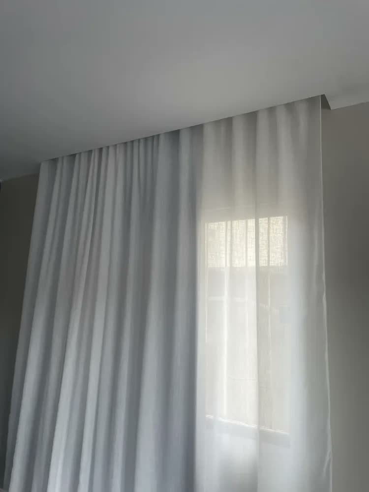 foto de Cortina Blackout Premium 4,00x2,70m Trilho Suíço (varão 3m)