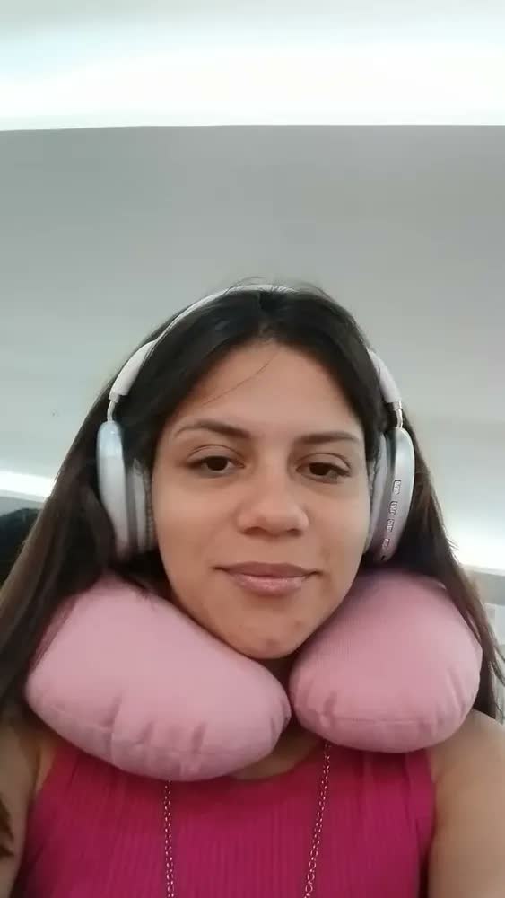 foto de Travesseiro Pescoço Almofada Viagem Descanço Encosto Macio