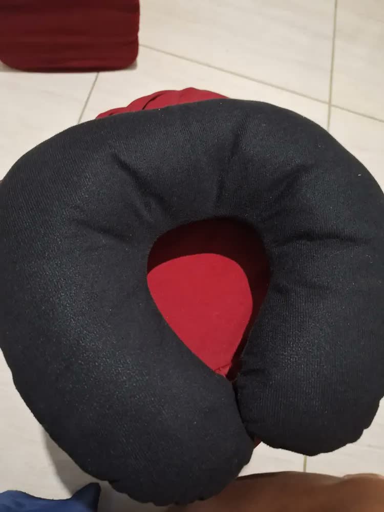foto de Travesseiro Pescoço Almofada Viagem Descanço Encosto Macio