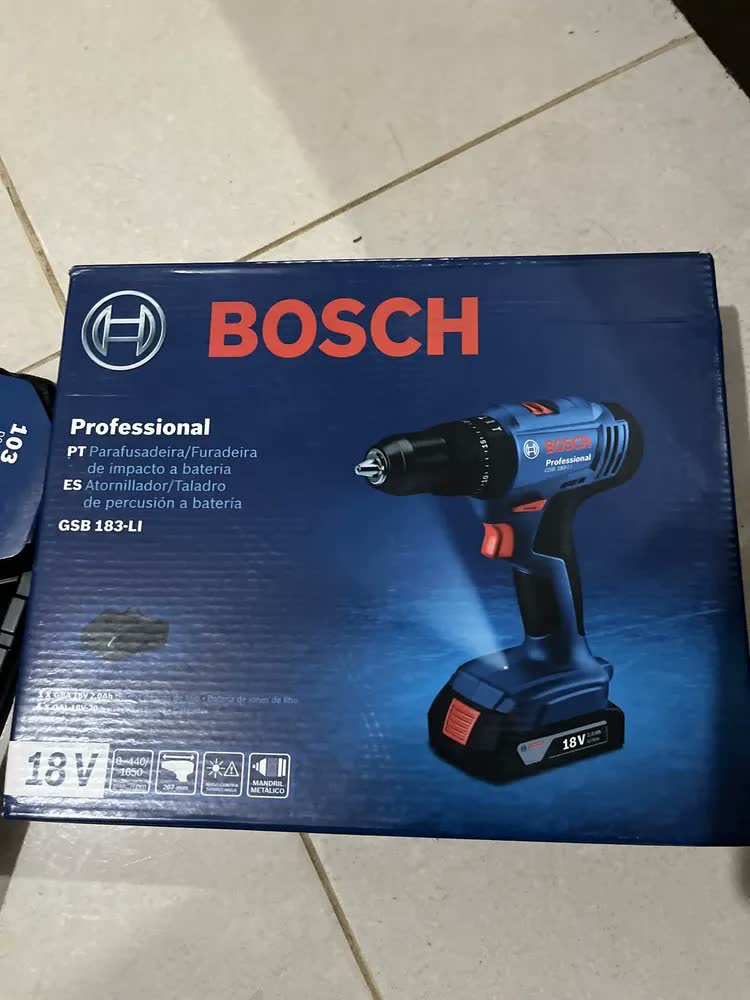 foto de Furadeira Parafusadeira De Impacto 18v Bateria Bosch Gsb 183li + Jogo De Brocas Bits Profissional 103 Peças