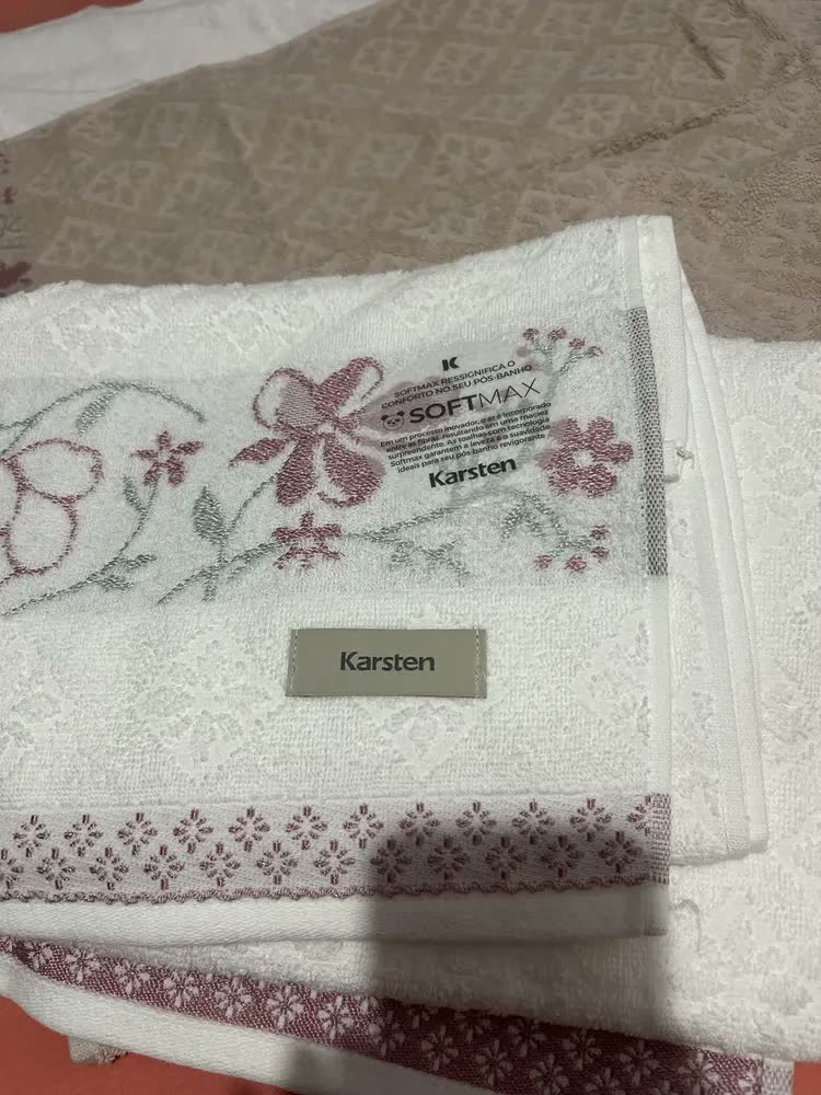 foto de Jogo De Toalhas Karsten 100% Algodão Floral Grossa 4 Peças