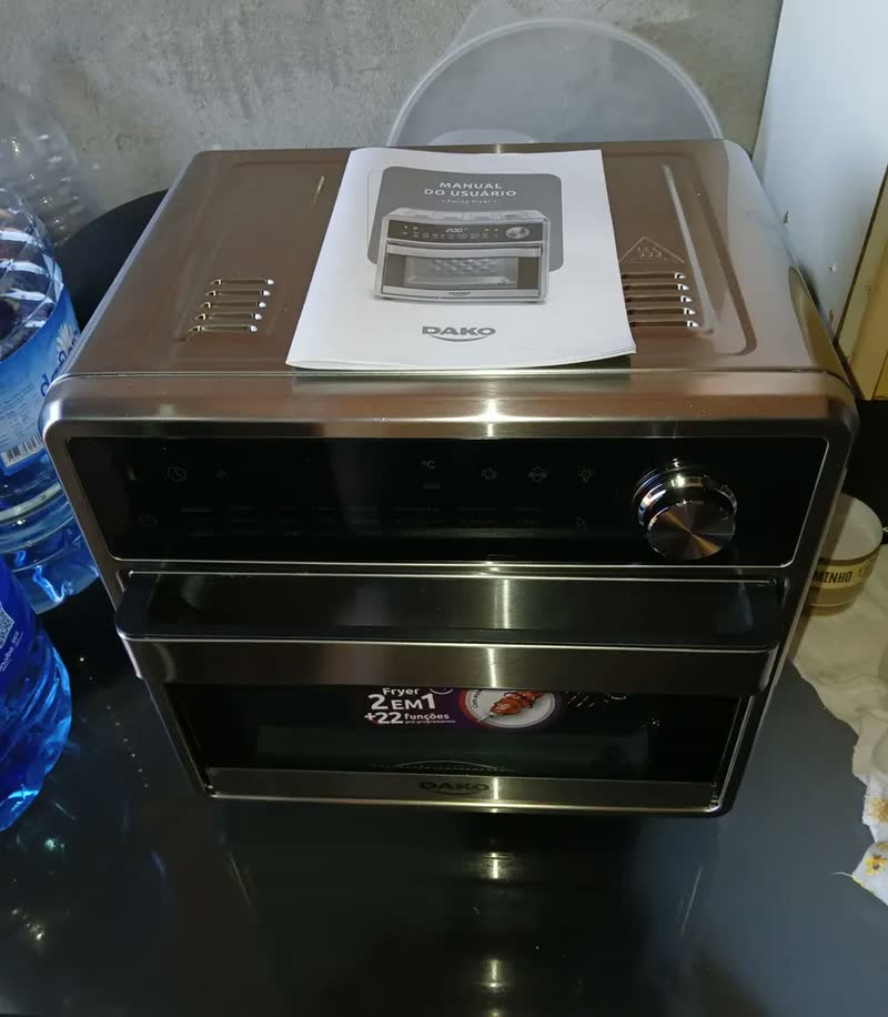 foto de Forno Fryer Dako Inox 2 Em 1 Com Painel Digital 15 Litros 24 Funções e 1600W 220V