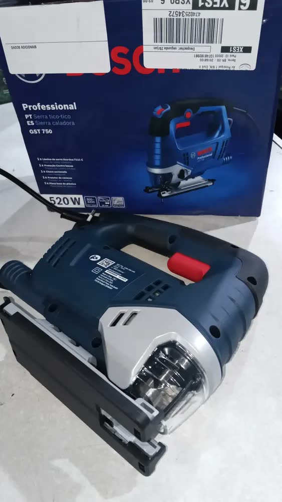 foto de Serra Tico Tico Profissional 520w Gst 750 Bosch Lâmina