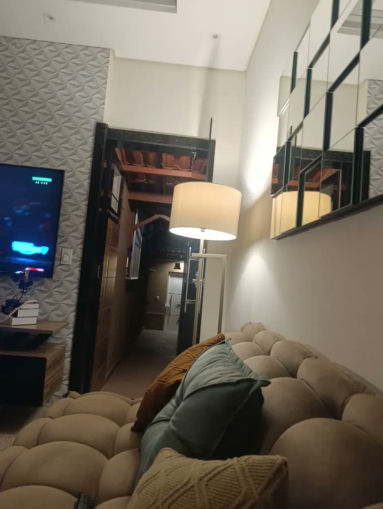 foto de Abajur De Chão Pedestal Ferro Pé Madeira Mdf Casa Detalhe