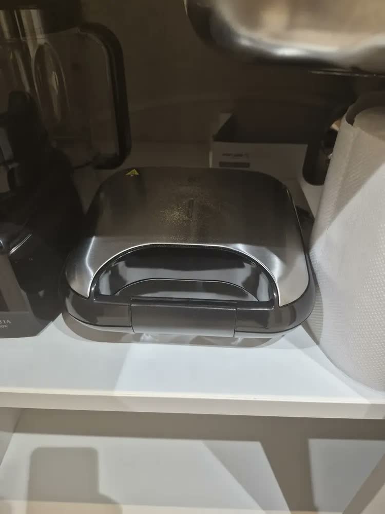 foto de Sanduicheira Eletrica Misteira Grill Electrolux 750w Inox