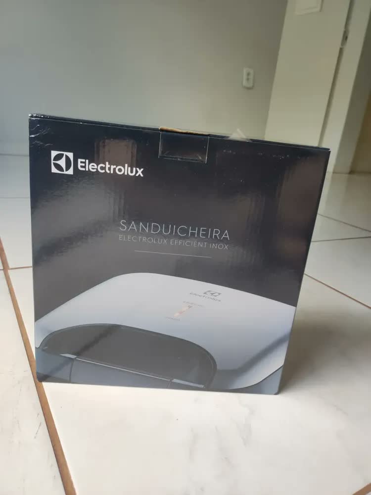 foto de Sanduicheira Eletrica Misteira Grill Electrolux 750w Inox