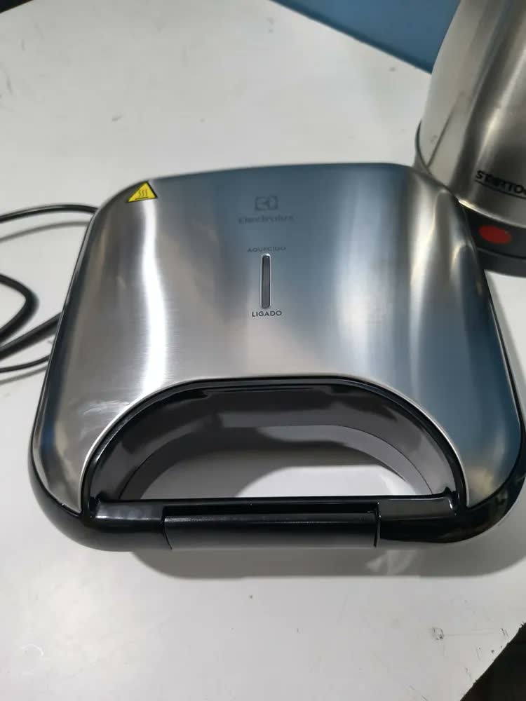 foto de Sanduicheira Eletrica Misteira Grill Electrolux 750w Inox