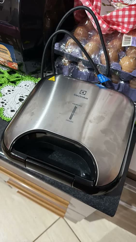 foto de Sanduicheira Eletrica Misteira Grill Electrolux 750w Inox
