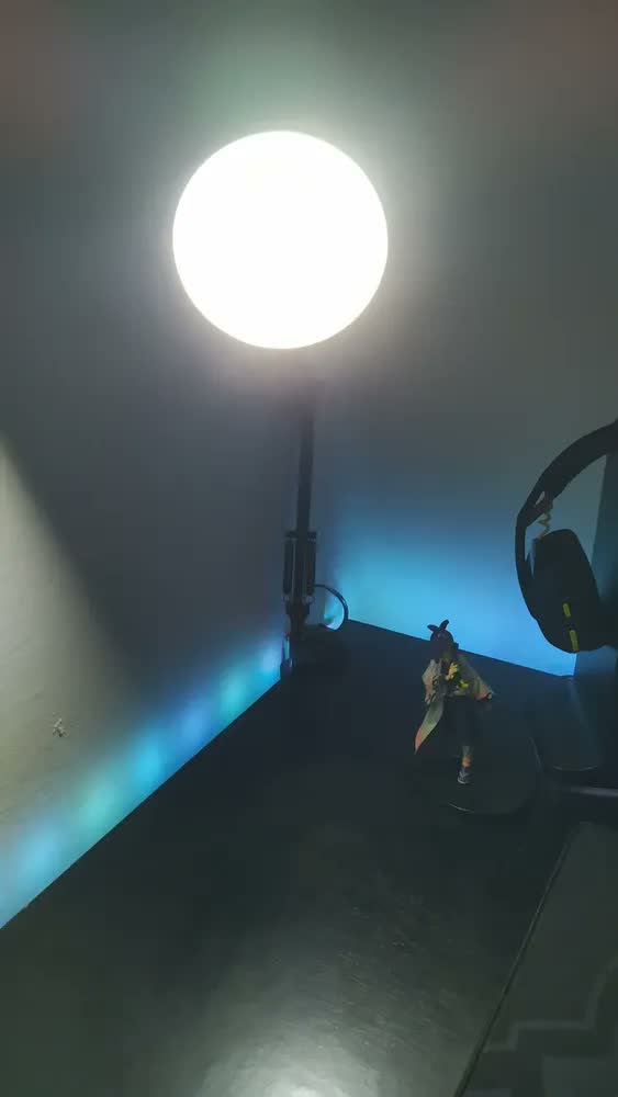 foto de Luminária Mesa 2x1 Pixar Abajur Base Garra + 1 Lâmpada Led