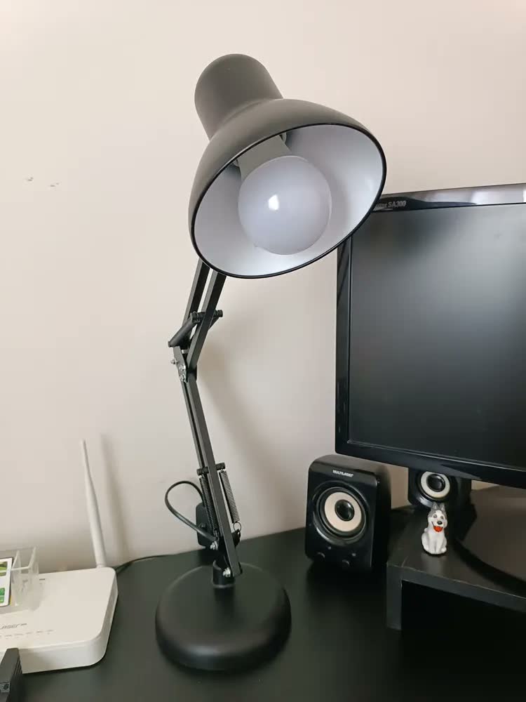foto de Luminária Mesa 2x1 Pixar Abajur Base Garra + 1 Lâmpada Led