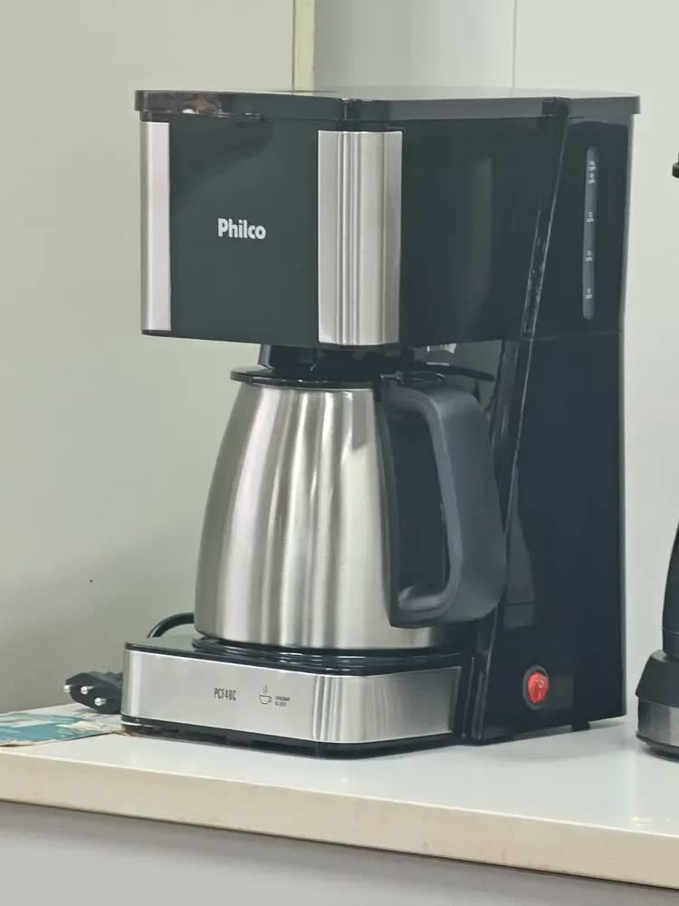 foto de Cafeteira Philco Pcf40c Inox 40 Cafezinhos 1,6l 950w Cor Preto