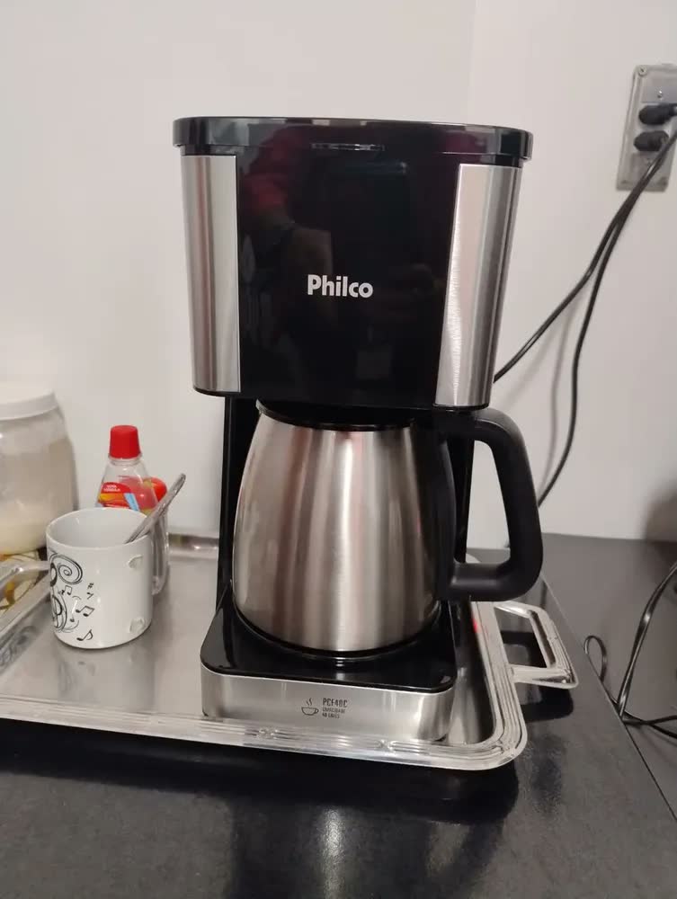 foto de Cafeteira Philco Pcf40c Inox 40 Cafezinhos 1,6l 950w Cor Preto