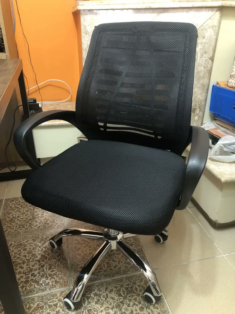 foto de Kit 4 Cadeiras Office Escritório Giratória Tela Mesh Cor Preta