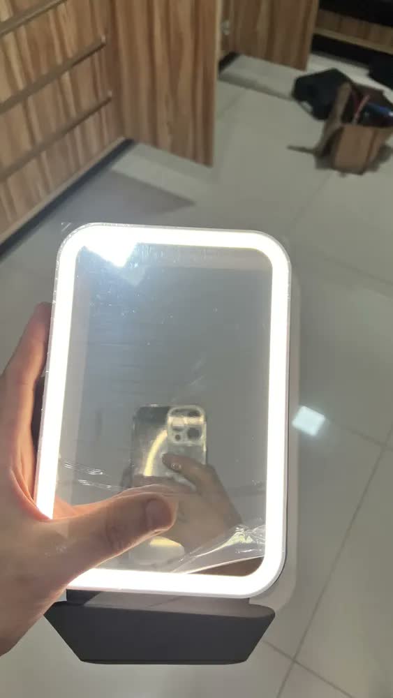 foto de Espelho Para Maquiagem Com Luz Led Portátil Recarregável