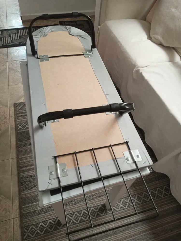 foto de Tábua De Passar Roupa Dobrável Mesa Portátil Tecido Térmico