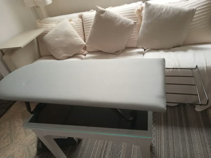 foto de Tábua De Passar Roupa Dobrável Mesa Portátil Tecido Térmico