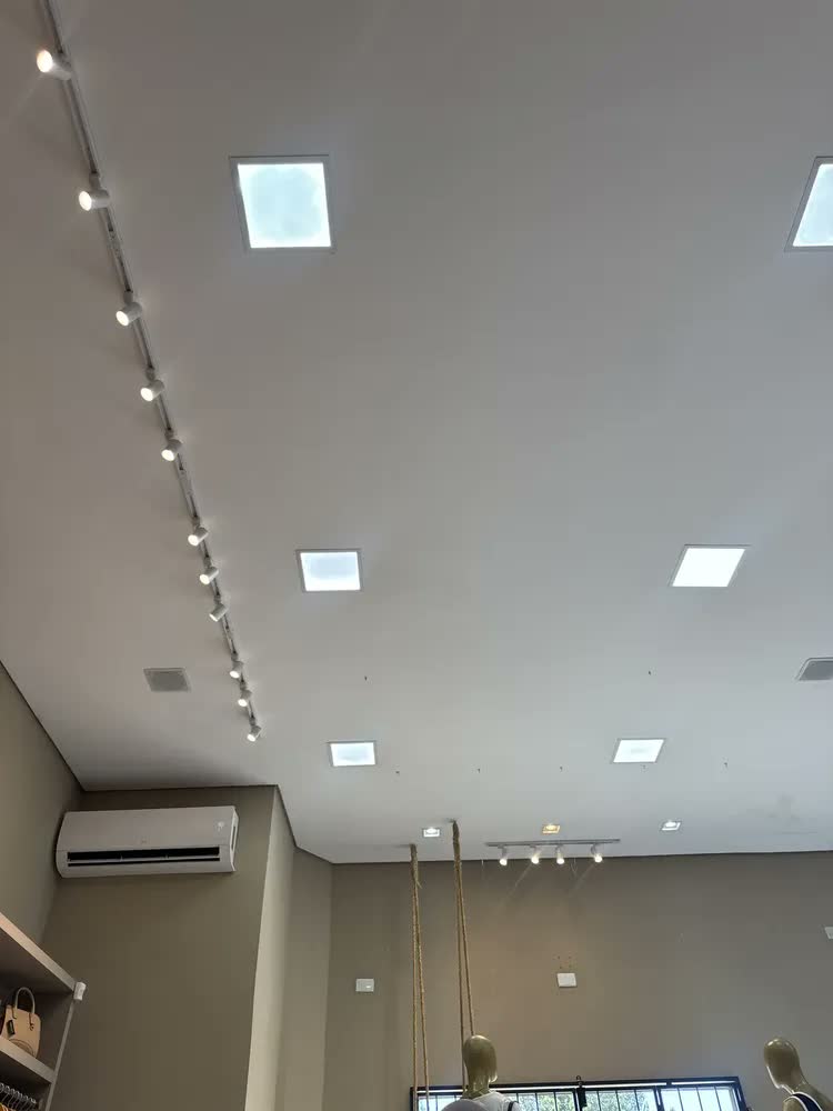 foto de Kit  Trilho 2m + 6 Spots 10w Preto/branco Frio Neutro Quente