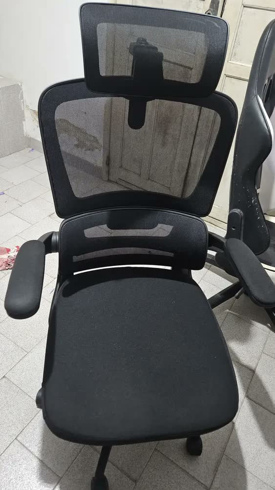 foto de Cadeira Escritório Hela C214-b Preta Redragon