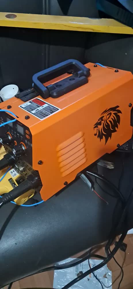 foto de Máquina De Solda Inversora Mig Sem Gás 3 Em 1 Tig Lift Eletrodo C/ Máscara Sinérgico Rápido Solda Automática E Acessórios