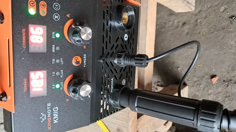 foto de Máquina De Solda Inversora Mig Sem Gás 3 Em 1 Tig Lift Eletrodo C/ Máscara Sinérgico Rápido Solda Automática E Acessórios