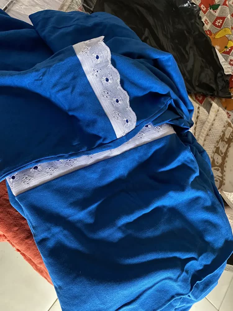 foto de Jogo Lençol De Cama Queen 3 Peças Liso Elástico Barato