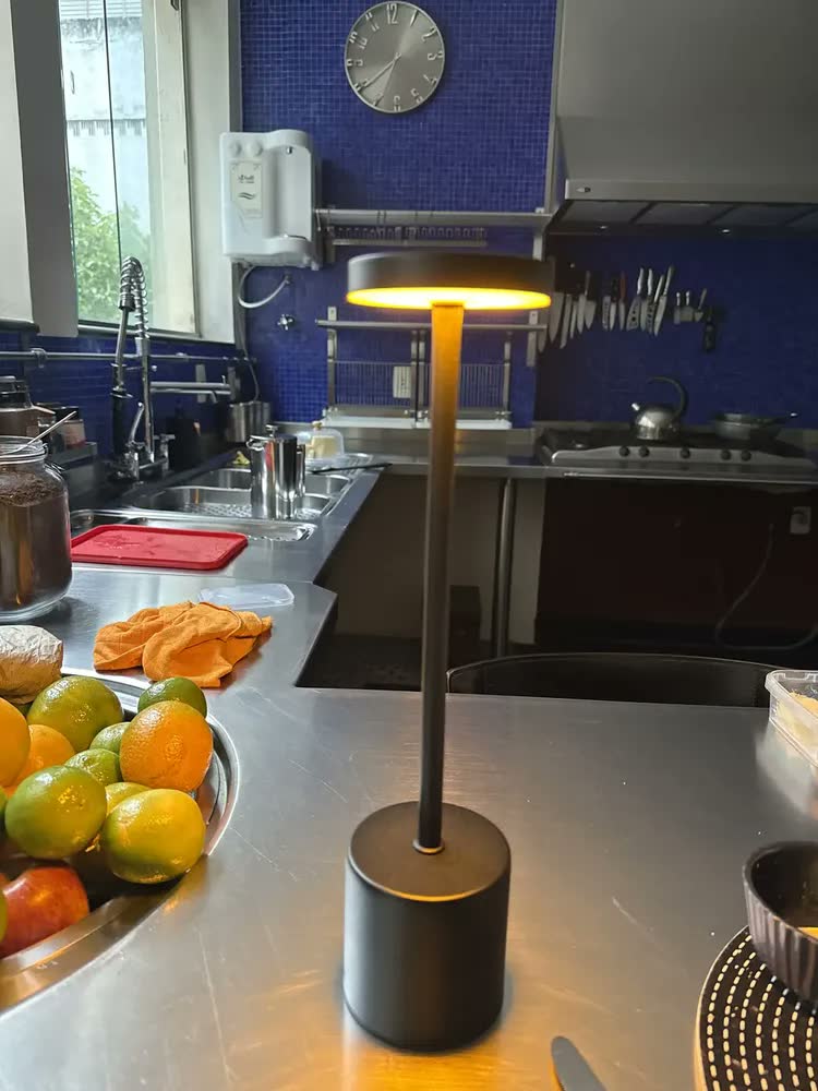 Luminaria Led 3 Cores Sem Fio | Abajur De Mesa Recarregável