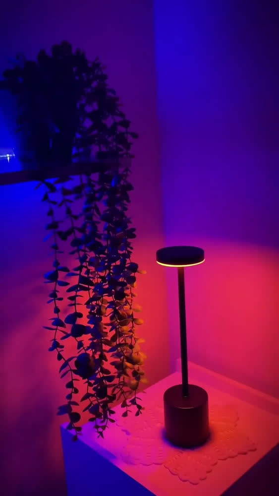 foto de Luminaria Led 3 Cores Sem Fio | Abajur De Mesa Recarregável