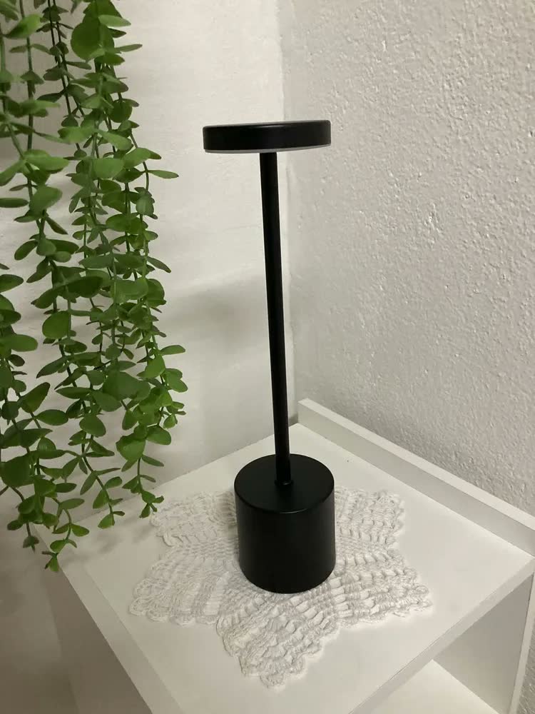 foto de Luminaria Led 3 Cores Sem Fio | Abajur De Mesa Recarregável