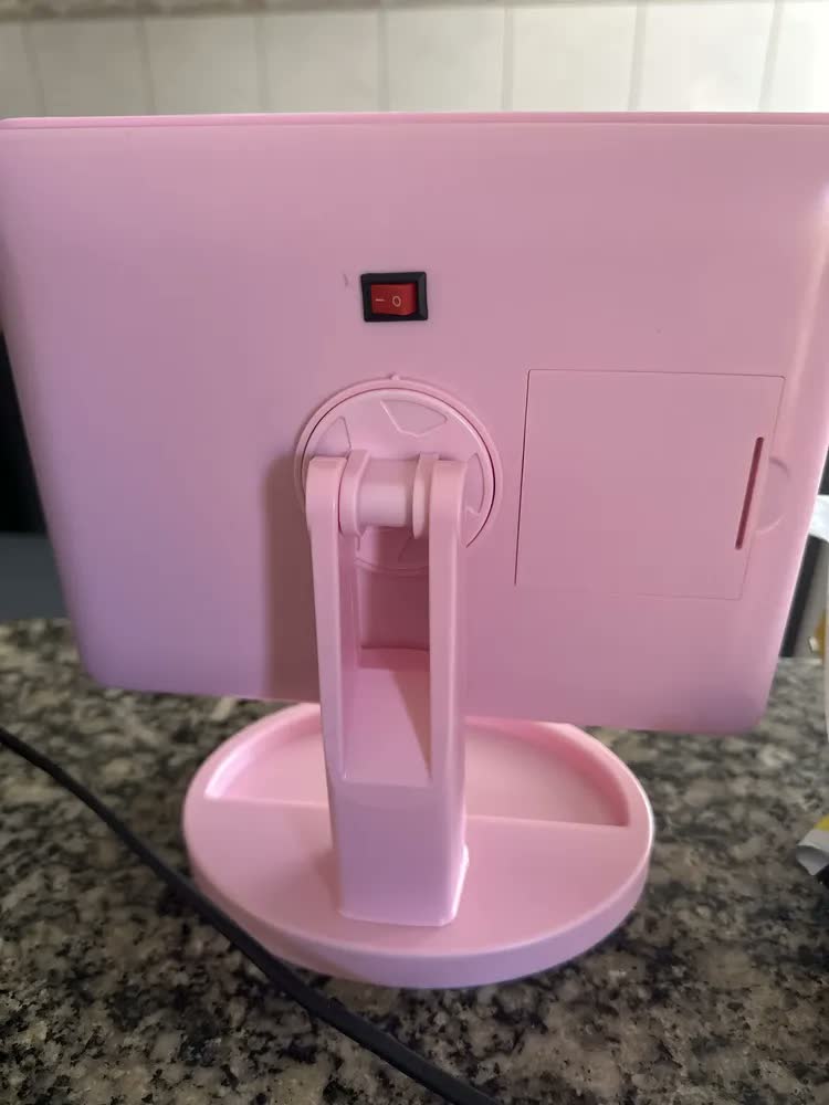 foto de Espelho Maquiagem Mesa Luz Led Iluminado Portatil Quadrado Moldura Branco
