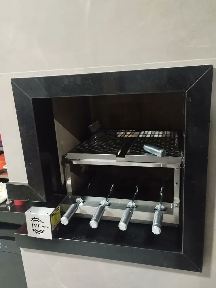 foto de Churrasqueira Grill 100% Inox 4 Espetos Mais Acessórios L4