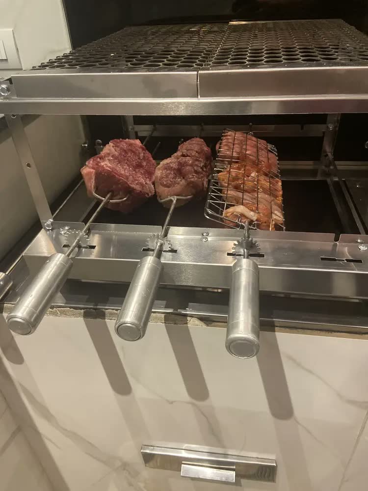 foto de Churrasqueira Grill 100% Inox 4 Espetos Mais Acessórios L4