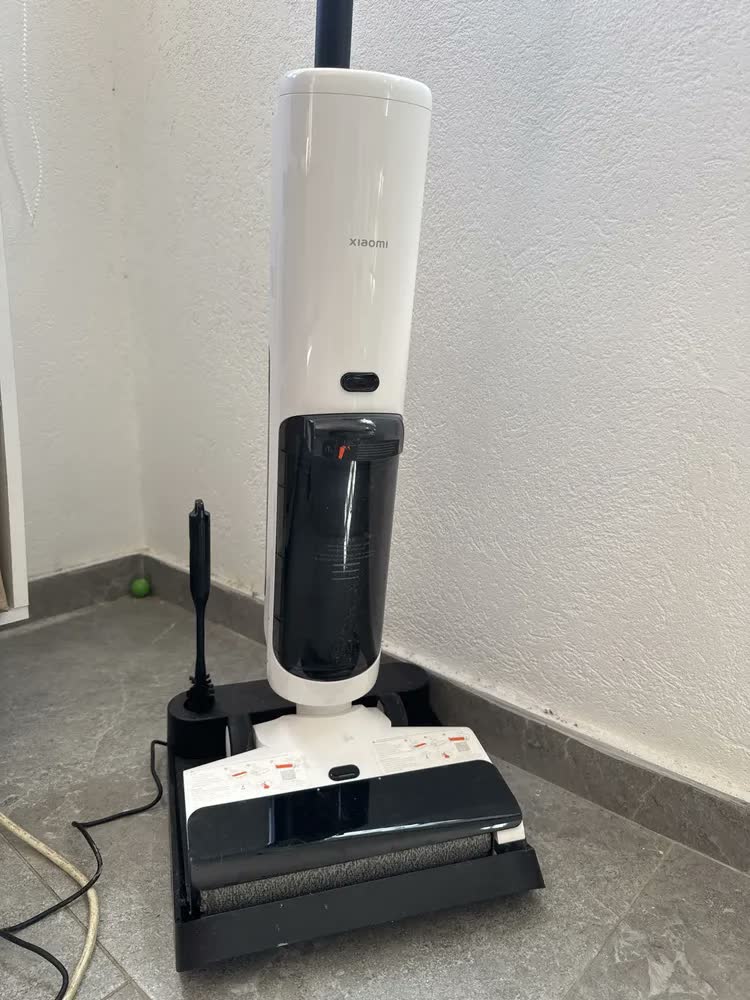foto de Aspirador de pó seco e úmido Xiaomi W20 200w com capacidade 780ml