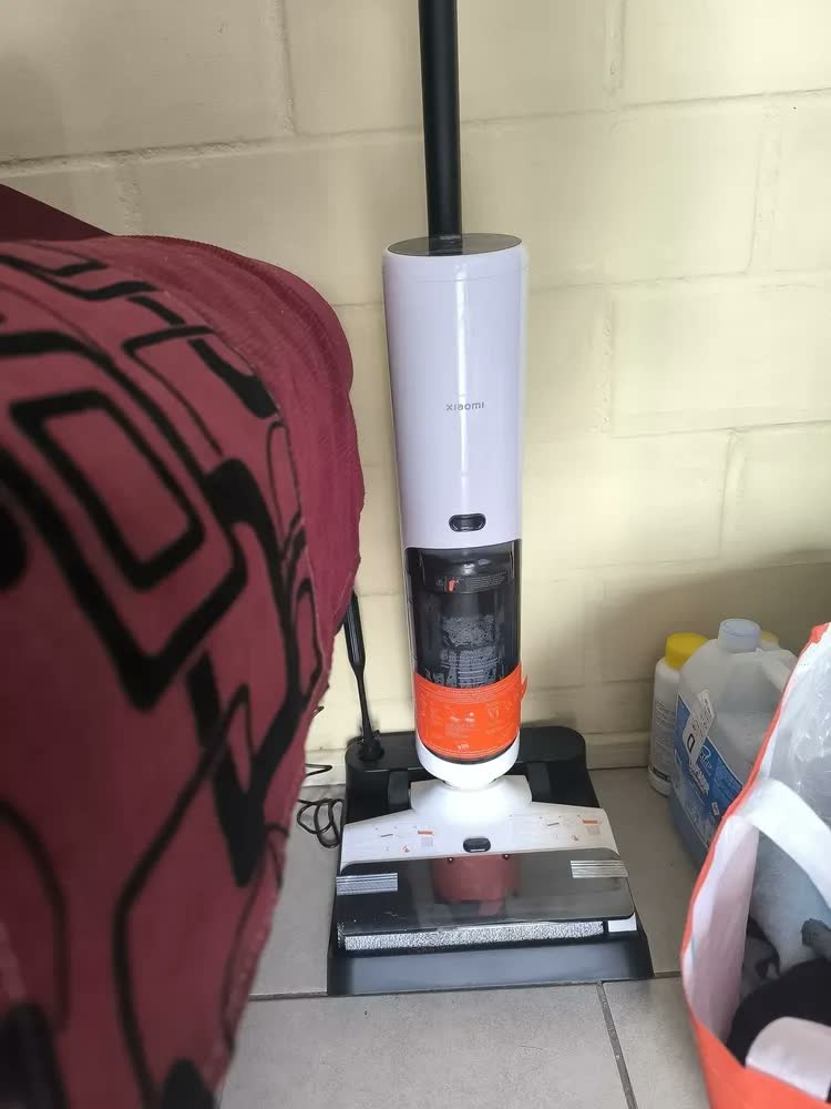 foto de Aspirador de pó seco e úmido Xiaomi W20 200w com capacidade 780ml