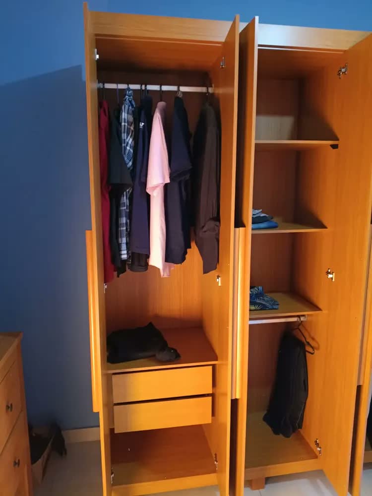 foto de Guarda Roupa Casal Toronto 100% Mdf Moderna Mobília
