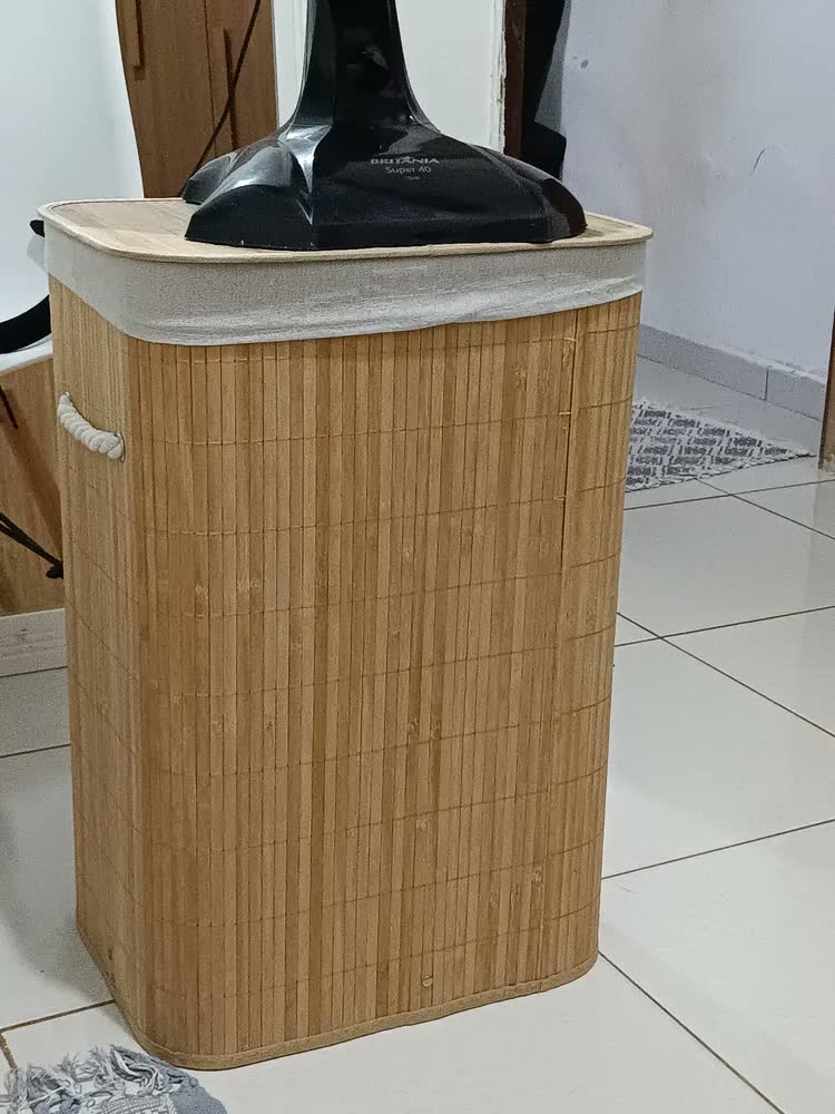 foto de Cesto De Bambu Redondo Marrom Ecológico Forrado Roupas Sujas Banheiro E Lavanderia Casa Laura Enxovais