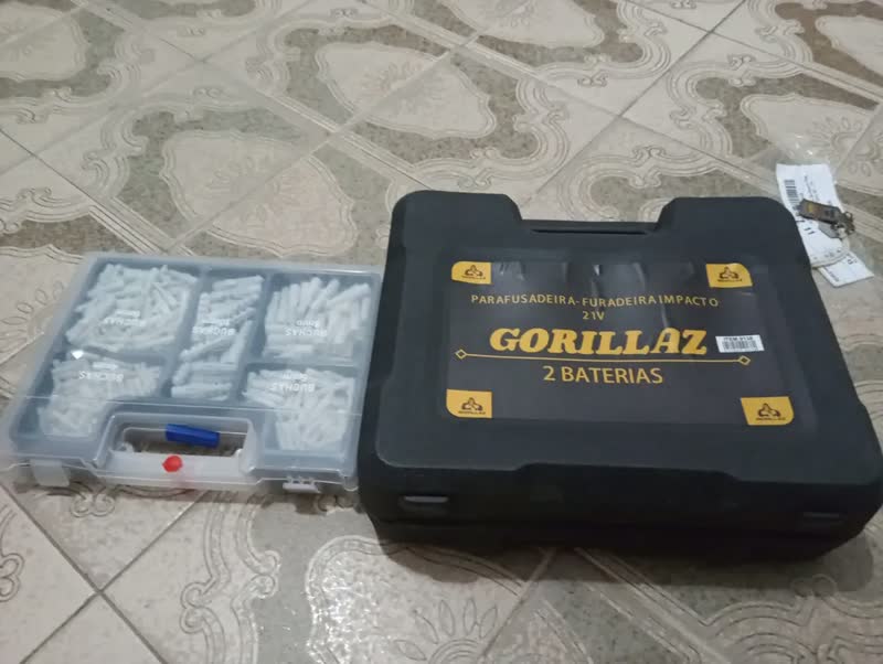 foto de Parafusadeira Furadeira de Impacto Sem Fio 21V Gorillaz 2 Baterias LED Bivolt