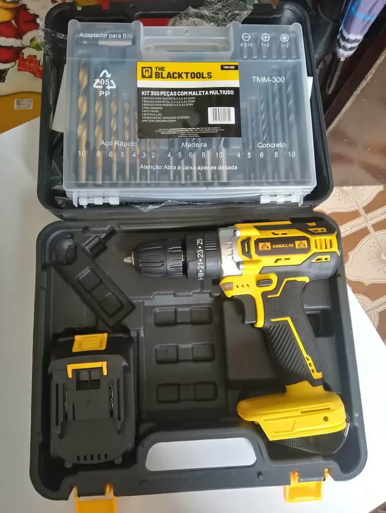 foto de Parafusadeira Furadeira de Impacto Sem Fio 21V Gorillaz 2 Baterias LED Bivolt
