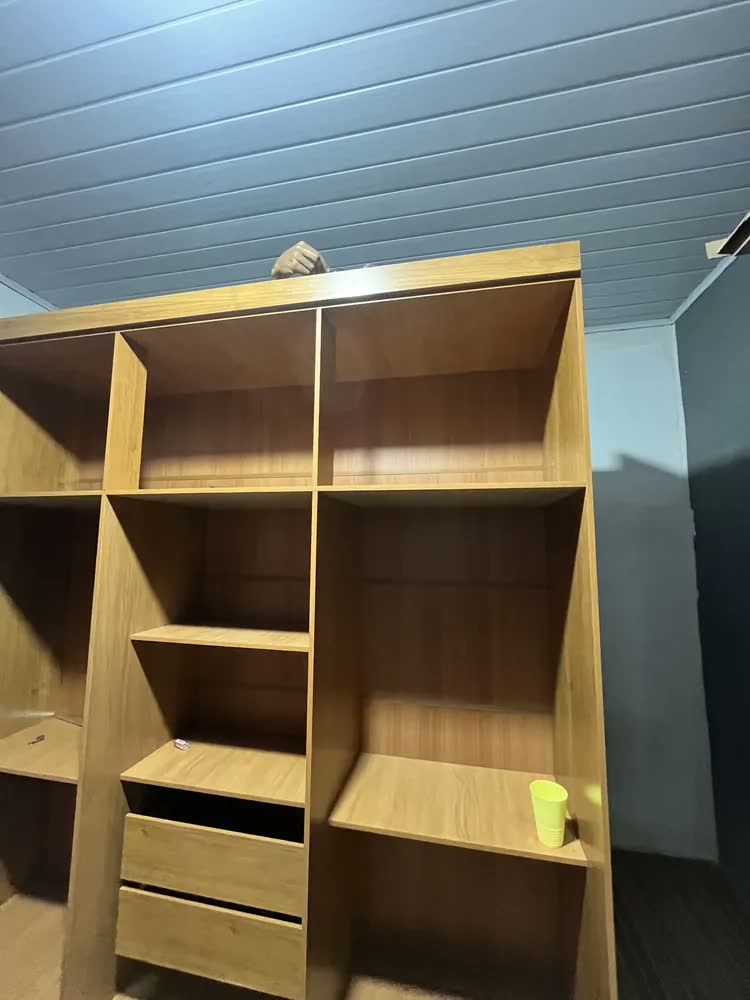 foto de Guarda-roupa Casal 6 Portas 2 Gavetas França Espresso Móveis cor cinamomo off-white